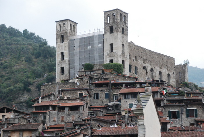 Visite guidate a tema: domenica a Dolceacqua, storia ed arte con Brea, Monet, Morscio
