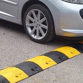 Ospedaletti: troppo elevata la velocità sul 'circuito', saranno installati dossi artificiali in via Cavour