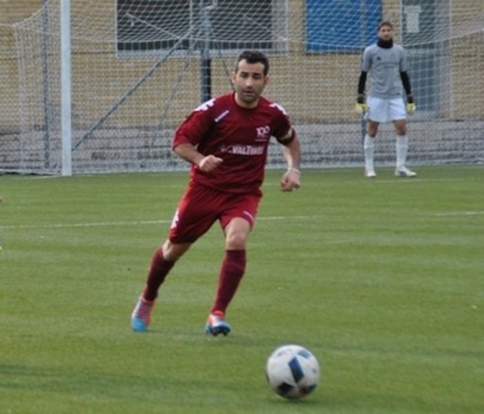 Daniele Principato in azione con la maglia del Ventimiglia Daniele Principato in azione con la maglia del Ventimiglia