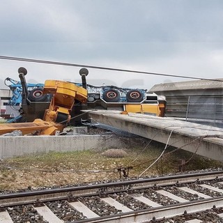 Deragliamento del treno Savona-Torino in provincia di Cuneo: ritardi sulla linea ferroviaria (Foto)