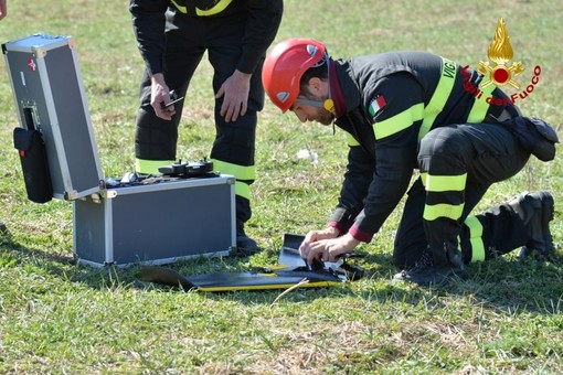 Pigna: cane disperso da ieri vicino alla diga di Tenarda, in azione i Vigili del Fuoco con l'ausilio dei droni Pigna: cane disperso da ieri vicino alla diga di Tenarda, in azione i Vigili del Fuoco con l'ausilio dei droni