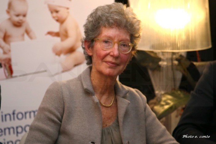 Bordighera: con ‘Civicamente Bordighera’ questa mattina la raccolta firme contro le slot machine davanti al Palazzo del Parco