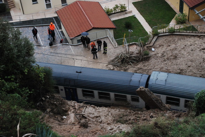 Deragliamento del treno tra Bordighera ed Ospedaletti, nella zona un 'replay' del 2001