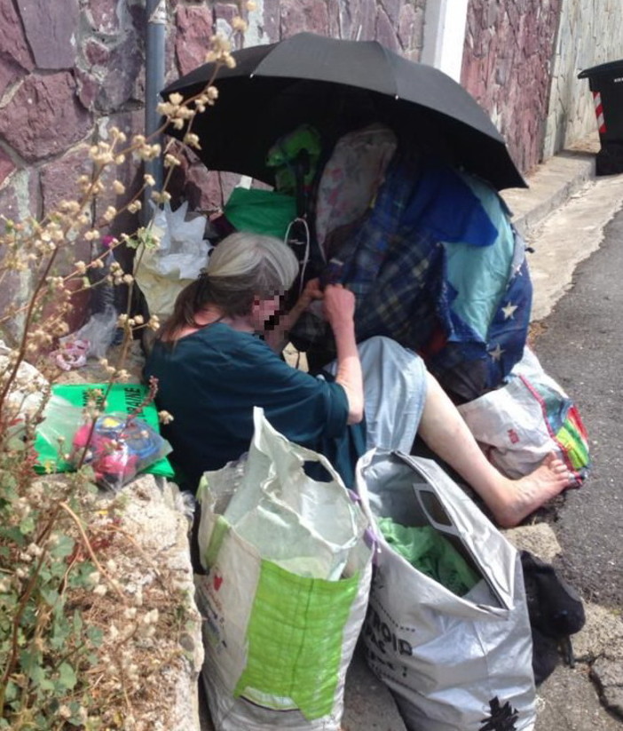 Ospedaletti, la denuncia di una nostra lettrice: "C'è una donna in difficoltà e le istituzioni fanno il solito scaricabarile"