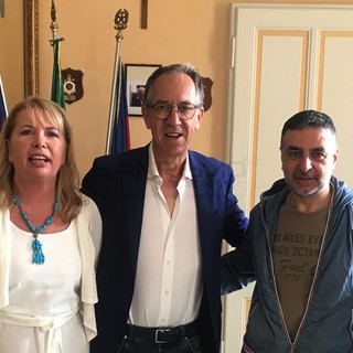 Il passaggio di consegne a Palazzo Bellevue