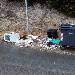 Ventimiglia: situazione di degrado in via alle Ville, nuova segnalazione di una lettrice (Foto)