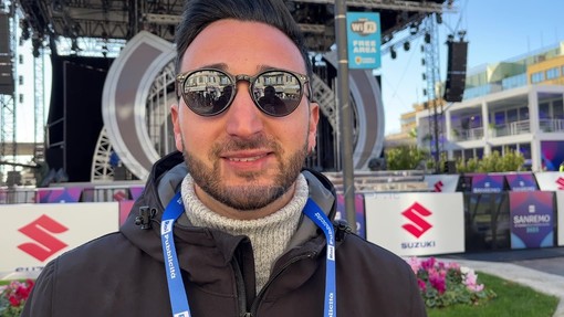 Sanremo: un sanremese apre il palco del Suzuki Stage, il primo live è con Daniele Capozucca (foto e video) Sanremo: un sanremese apre il palco del Suzuki Stage, il primo live è con Daniele Capozucca (foto e video)