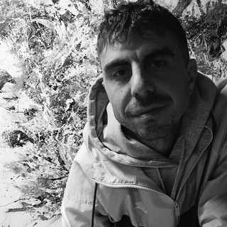 Emozioni su tela: un'artista autodidatta espone a San Bartolomeo al Mare