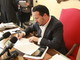 La firma delle dimissioni del sindaco Zoccarato