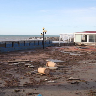 Mareggiate ed erosione del mare: servono progetti e protezioni per evitare i danni (Intervista)