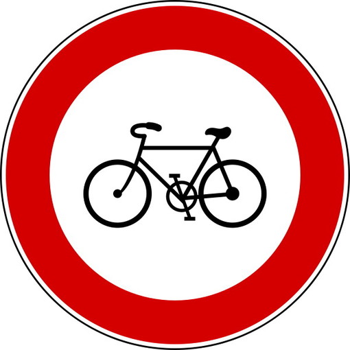 Imperia: strada a mare 'off-limits' per le biciclette, sugli scudi gli appassionati delle due ruote Imperia: strada a mare 'off-limits' per le biciclette, sugli scudi gli appassionati delle due ruote