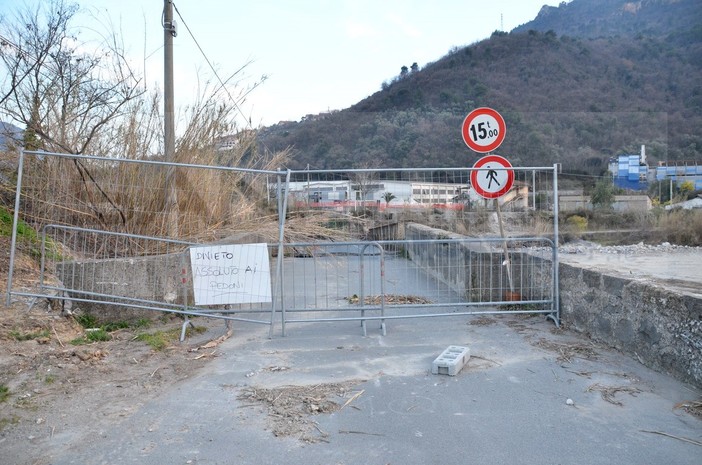 Ventimiglia: ponte di Bevera, in attesa delle prescrizioni di bonifica bellica, ma l’Assessore Campagna conferma che la ricostruzione partirà già dal prossimo mese Ventimiglia: ponte di Bevera, in attesa delle prescrizioni di bonifica bellica, ma l’Assessore Campagna conferma che la ricostruzione partirà già dal prossimo mese