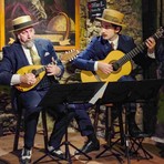 Sanremo, alla Federazione Operaia il mandolino di Freddy Colt e la Chitarra di Davide Frassoni Sanremo, alla Federazione Operaia il mandolino di Freddy Colt e la Chitarra di Davide Frassoni