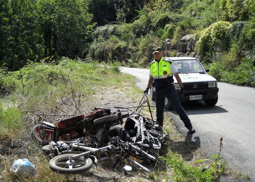Sanremo: i 'Rangers d'Italia' matuziani scoprono una discarica abusiva
