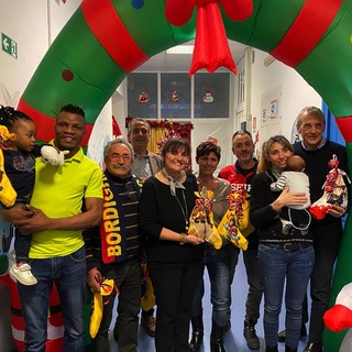 La donazione nel reparto di Pediatria all'ospedale di Sanremo La donazione nel reparto di Pediatria all'ospedale di Sanremo