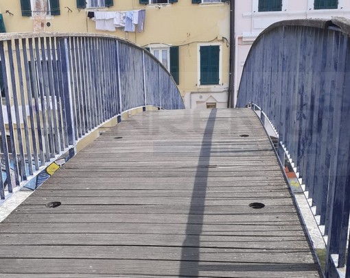 Sanremo: pericoli nella zona dietro la 'Per Mare' vicino al porto vecchio, residenti chiedono un intervento (Foto)