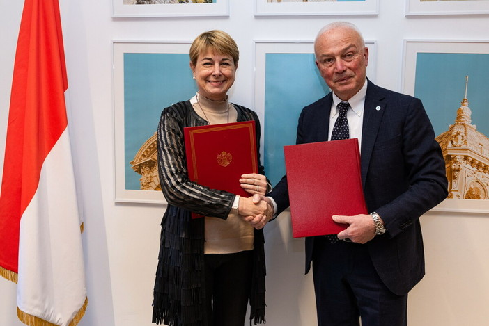 Il Principato di Monaco rinnova l’impegno sul diritto umanitario: rafforzata la partnership con l’Istituto di Diritto Umanitario di Sanremo Il Principato di Monaco rinnova l’impegno sul diritto umanitario: rafforzata la partnership con l’Istituto di Diritto Umanitario di Sanremo