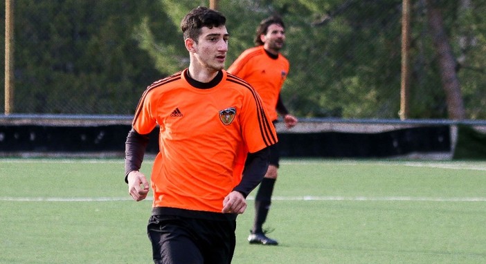 Damiano Fraticelli, qua con la maglia dell'Ospedaletti nella scorsa stagione, pronto al debutto con il Ventimiglia Damiano Fraticelli, qua con la maglia dell'Ospedaletti nella scorsa stagione, pronto al debutto con il Ventimiglia