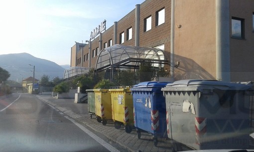 Sanremo: Valle Armea nel degrado ed in ritardo nel 'porta a porta' spinto, la rabbia dei residenti Sanremo: Valle Armea nel degrado ed in ritardo nel 'porta a porta' spinto, la rabbia dei residenti