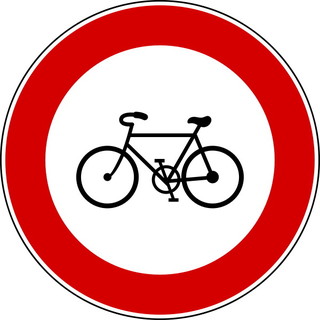 Imperia: strada a mare 'off-limits' per le biciclette, sugli scudi gli appassionati delle due ruote