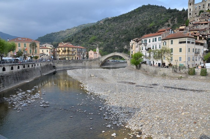 Dolceacqua: questa sera in piazza Padre Mauro la tradizionale 'Sagra dei Frescioi'