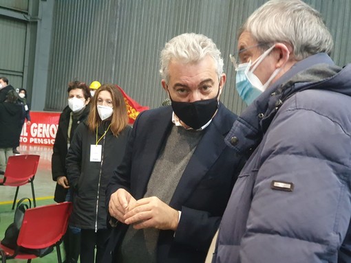 Arcuri a Genova: "Vaccini unico sistema per tornare alla normalità, stiamo reclamando con i produttori per i ritardi" Arcuri a Genova: "Vaccini unico sistema per tornare alla normalità, stiamo reclamando con i produttori per i ritardi"