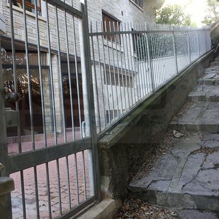 Sanremo: degrado su una scalinata tra corso Inglesi e corso Imperatrice, la situazione è disastrosa Sanremo: degrado su una scalinata tra corso Inglesi e corso Imperatrice, la situazione è disastrosa