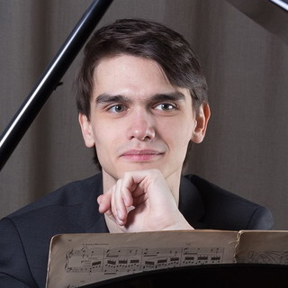 Concerto del pianista Dmitry Mayboroda al Teatro del Casinò di Sanremo