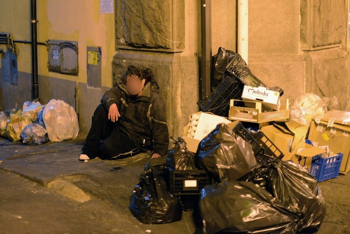 Sanremo: clochard in corso Garibaldi, nuova mail da un nostro lettore Sanremo: clochard in corso Garibaldi, nuova mail da un nostro lettore