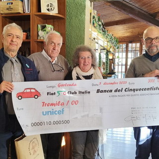 Il Fiat 500 Club Italia dona 3.000 euro all’Unicef di Imperia e riceve la Pigotta “Carmencita 500 Spericolata” Il Fiat 500 Club Italia dona 3.000 euro all’Unicef di Imperia e riceve la Pigotta “Carmencita 500 Spericolata”