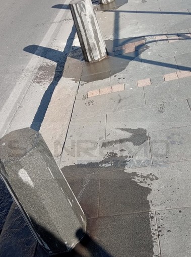 Sanremo: aveva divelto i dissuasori di corso Orazio Raimondo, oggi sono stati ripristinati (Foto)