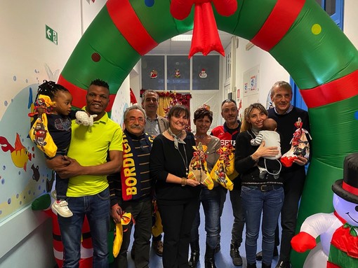 La donazione nel reparto di Pediatria all'ospedale di Sanremo La donazione nel reparto di Pediatria all'ospedale di Sanremo
