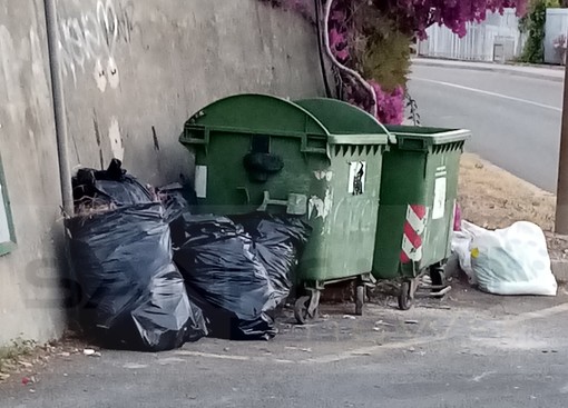 Ventimiglia: degrado in via alle ville, Giacovelli (UIL) "Gli operatori ecologici non hanno responsabilità"