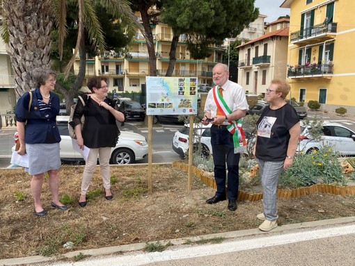 Ospedaletti: il Soroptimist ha donato un'aiuola al Comune nel ricordo della Dottoressa Carla Gatti Ospedaletti: il Soroptimist ha donato un'aiuola al Comune nel ricordo della Dottoressa Carla Gatti