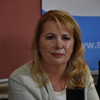 ‘Un anfiteatro a 5 stelle per piazza Colombo’: questa sera la presentazione del M5S all'hotel Nazionale ‘Un anfiteatro a 5 stelle per piazza Colombo’: questa sera la presentazione del M5S all'hotel Nazionale