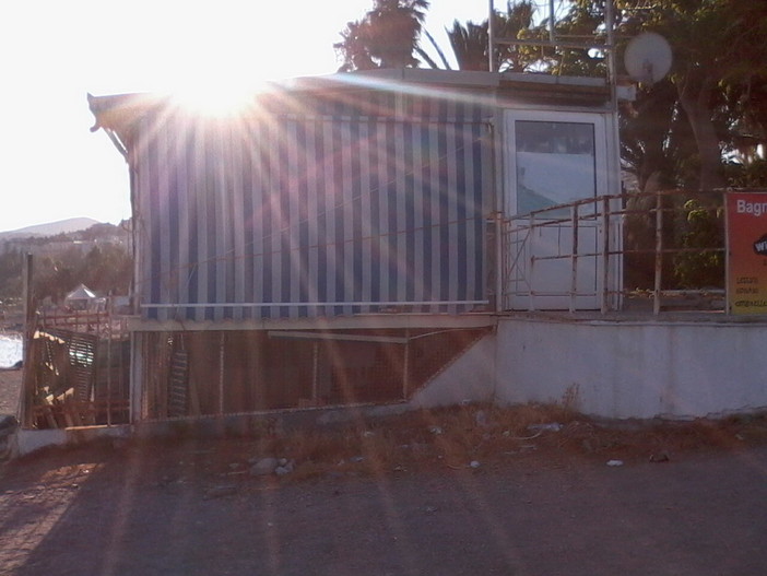 Sanremo: i gestori delle spiagge libere attrezzate chiedono lo stop alle gare per 'La Terrazza'