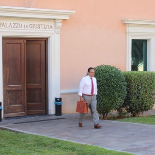 Il commissario Dante Benzi all'uscita dal Tribunale di Imperia Il commissario Dante Benzi all'uscita dal Tribunale di Imperia