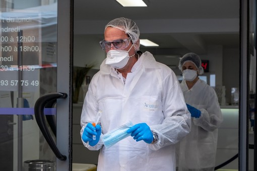 Dalla Francia: 12 morti in una casa di riposo vicino a Cannes, a Nizza distribuiti ogni giorno duemila pasti Dalla Francia: 12 morti in una casa di riposo vicino a Cannes, a Nizza distribuiti ogni giorno duemila pasti