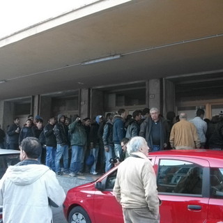 Ventimiglia: prosegue l'emergenza profughi alla stazione ferroviaria. La Cgil distribuisce 30 kg di pasta