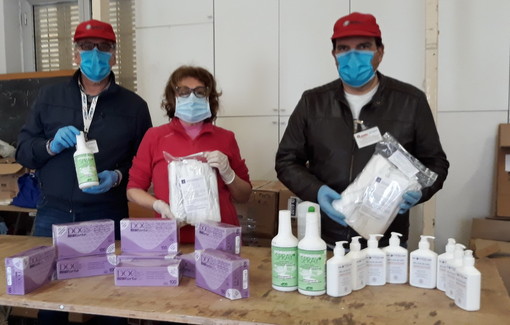 Imperia: nuovamente in prima linea l'Admo 'Daniela Brunetti', donazione di mascherine e guanti alla Caritas Imperia: nuovamente in prima linea l'Admo 'Daniela Brunetti', donazione di mascherine e guanti alla Caritas