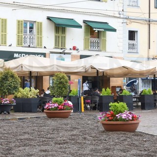 Concessione dehors, Russo (Fdi): "Tutti i Comuni applichino le normative per velocizzare le procedure"