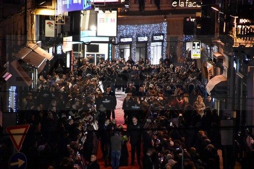 Via Matteotti strapiena per il 'Red Carpet' 2020 Via Matteotti strapiena per il 'Red Carpet' 2020