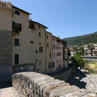 Dolceacqua: consegnate questa mattina le prime 31 compostiere comunali