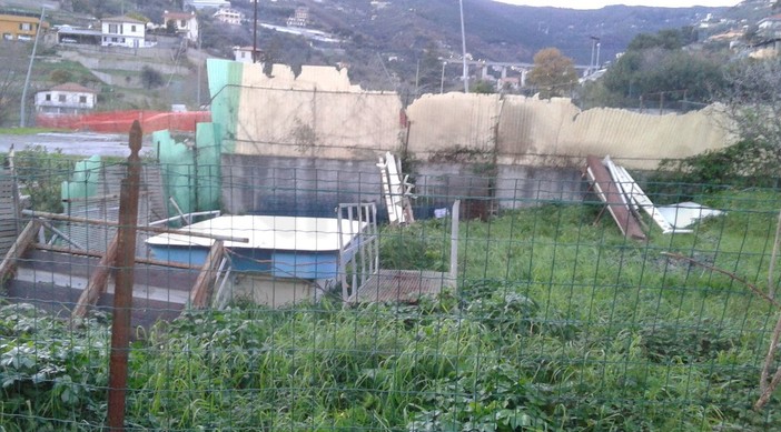 Sanremo: discarica a cielo aperto nella zona di Borgo Tinasso, presente ferro ma anche amianto