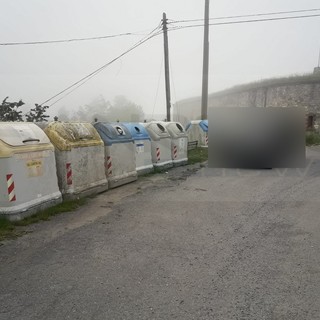Colle di Nava: cassonetti pieni di immondizia abbandonati nella zona del forte Bellerasco (Foto)