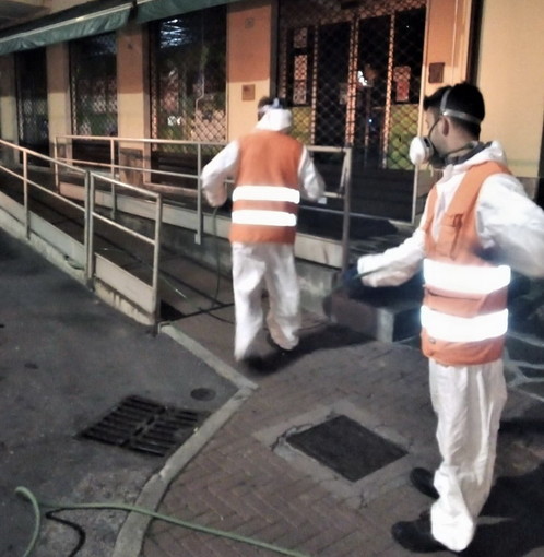San Bartolomeo al Mare: è iniziata ieri la sanificazione e disinfezione di strade e marciapiedi pubblici (Foto)