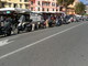 Sanremo: ambulanti spostano i dissuasori e si 'allargano' verso la carreggiata durante il mercato (Foto)
