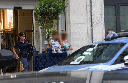 Sanremo: due romene rubano vestiario per bambini all'Upim, fermate dalla security e consegnate alla Polizia (Foto)