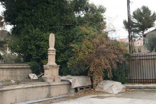 Imperia: manutenzione a villa Grock, la Provincia risponde alla denuncia di un nostro lettore Imperia: manutenzione a villa Grock, la Provincia risponde alla denuncia di un nostro lettore