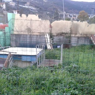 Sanremo: discarica a cielo aperto nella zona di Borgo Tinasso, presente ferro ma anche amianto